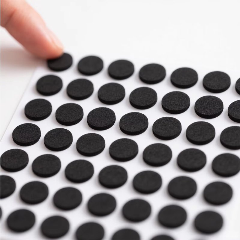 Self-adhesive round black felt anti-slip pads
